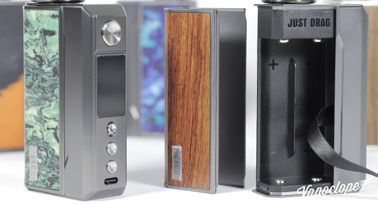 Le port USB-C et l'ouverture pour les accus du kit Drag 4 de chez Voopoo