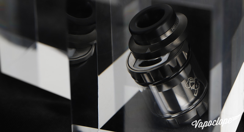 L'ouverture e-liquide du Dead Rabbit Solo de chez HellVape