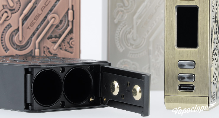 L'ouverture pour accus et le port USB-C de la Box Punk II 220W de chez Teslacigs