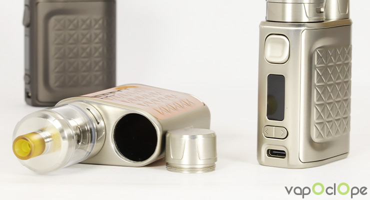 L'ouverture pour l'accu et la prise USB-C du kit iStick Pico 2 de chez Eleaf