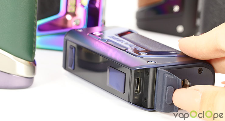 Le port USB-C de la box Aegis Legend 2 de chez Geek Vape