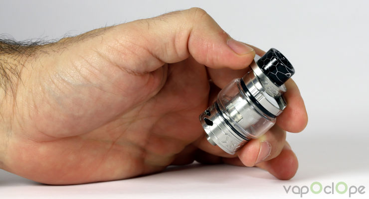 Clearomiseur Z Force Innokin en main